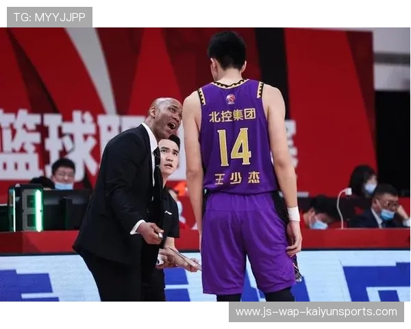 CBA球队快攻路线与站位训练全揭秘：提升战术执行力的关键训练秘籍